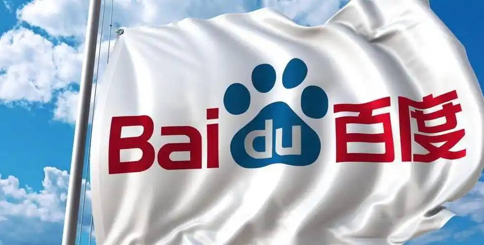 老头乐逆行撞上劳斯莱斯